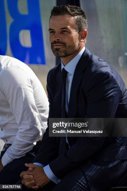 Rafael Puente head coach of Lobos BUAP looks on during the third round match between Lobos BUAP and Pachuca as part of the Torneo Apertura 2017 Liga...