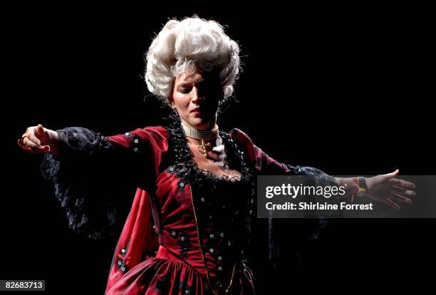 Zevs Mit Zevs Photos and Premium High Res Pictures - Getty Images