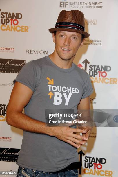 Musician Jason Mraz arrives at Stand Up For Cancer at The Kodak Theatre on September 5, 2008 in Hollywood, California.