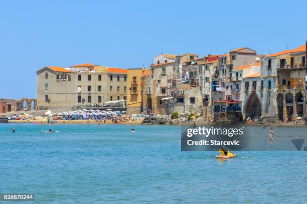 cefalu beach in sicily, italy - gulf of palermo stock pictures, royalty-free photos & images