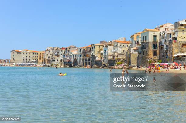 cefalu beach in sicily, italy - gulf of palermo stock pictures, royalty-free photos & images