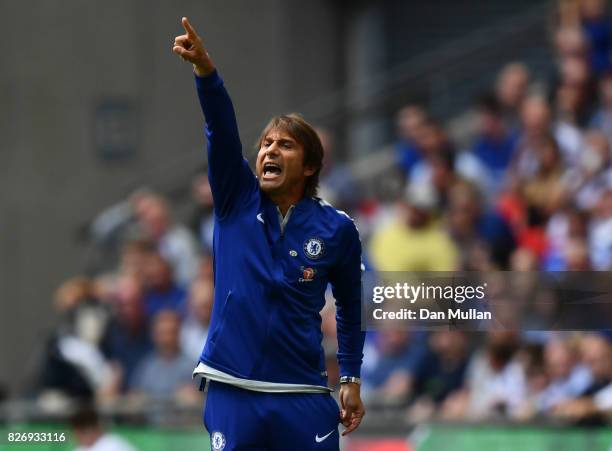 Antonio Conte, Manager of Chelsea gives his team instructions during the The FA Community Shield final between Chelsea and Arsenal at Wembley Stadium...