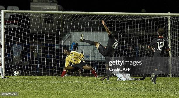 S Clinton Dempsey scores against Cuba during their FIFA World Cup South Africa-2010 qualifier football match on September 6, 2008 at the Pedro...