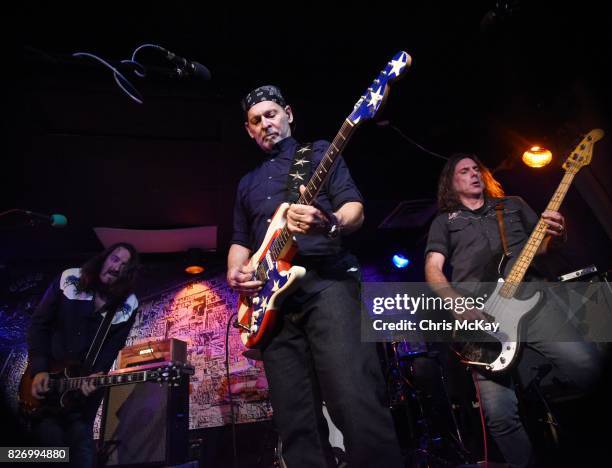 Flag Fender Stratocaster Photos and Premium High Res Pictures - Getty ...