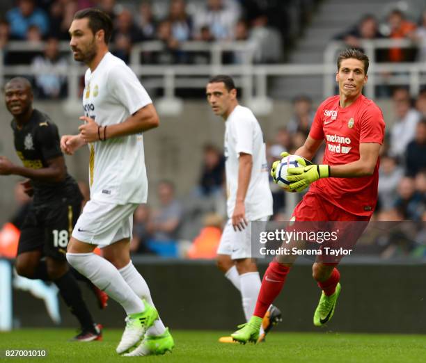 Hellas Verona Goalkeeper Marco Silvestri runs with the ball during the Pre Season Friendly match between Newcastle United and Hellas Verona at...