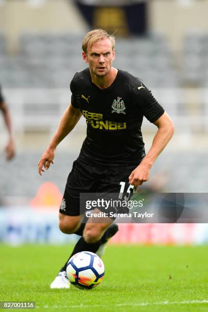 Siem de Jong of Newcastle United controls the ball during the Pre Season Friendly match between Newcastle United and Hellas Verona at St.James' Park...