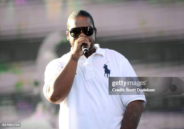 Wish Bone Cd Rapper 138 Wish Bone Rapper Stock Photos, High-Res Pictures, and Images ...
