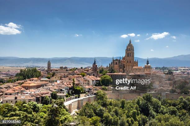 panoramic view of the historic center of segovia from the alcazar, segovia, spain - アルカサル城塞 ストックフォトと画像