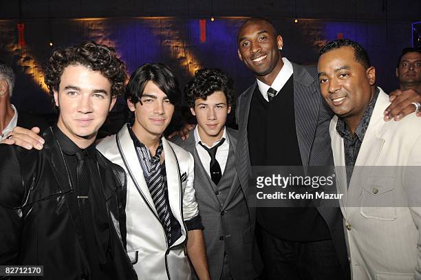 Kevin Jonas, Joe Jonas, Nick Jonas, Kobe Bryant and Johnny Wright backstage at the 2008 MTV Video Music Awards at Paramount Pictures Studios on...