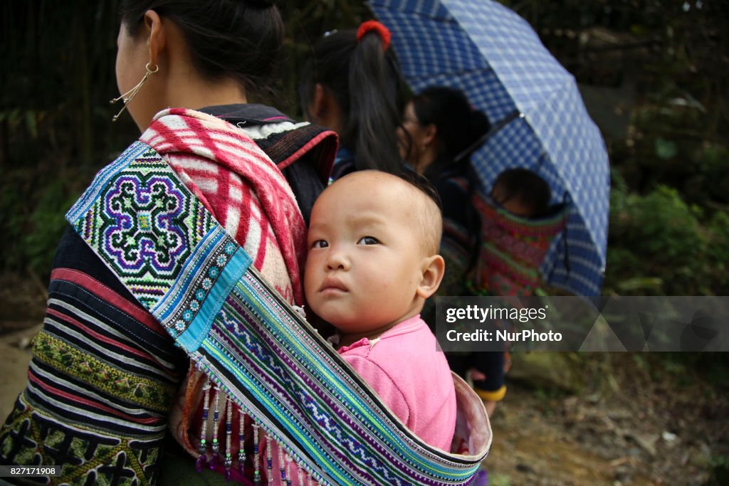 Hmong Where Various images of the ethnic group Hmong, living in northern Vietnam ...
