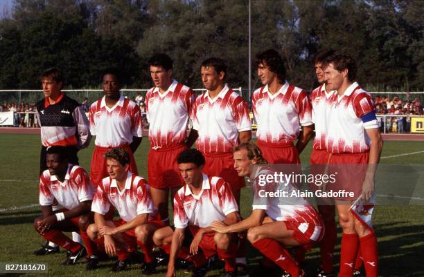 Team of Cannes in lines up, stand : Andre Amitrano, Jose Bray, Zinedine Zidane, Franck Priou, Jean Luc Sassus, Aliocha Asanovic, Luis Fernandez;...