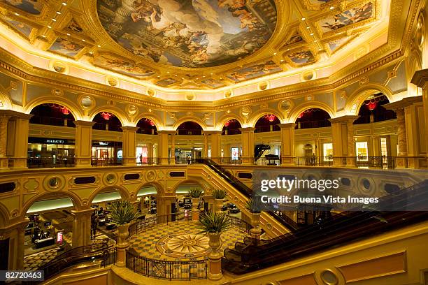 china. macau. the venetian resort and casino - casino interior photos et images de collection