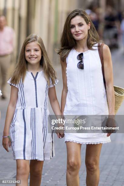 Queen Letizia of Spain and her daughter Princess Sofia of Spain visit the Can Prunera Museum on August 6, 2017 in Palma de Mallorca, Spain.