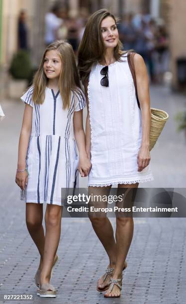Queen Letizia of Spain and her daughter Princess Sofia of Spain visit the Can Prunera Museum on August 6, 2017 in Palma de Mallorca, Spain.