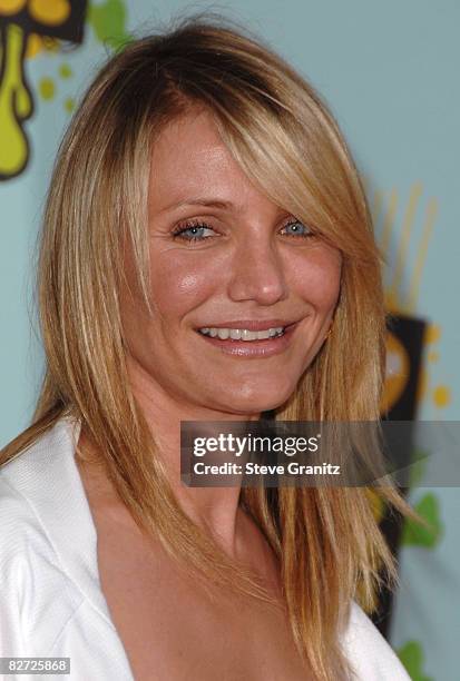Cameron Diaz arrives at the 2008 Nickelodeons Kids Choice Awards at the Pauley Pavilion on March 29, 2008 in Los Angeles