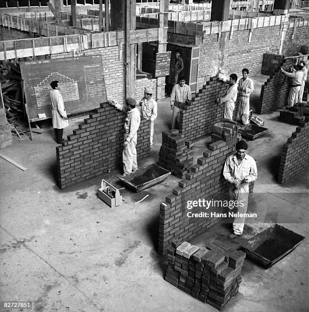 308 Bricklaying Training Stock Photos, High-Res Pictures, and Images ...