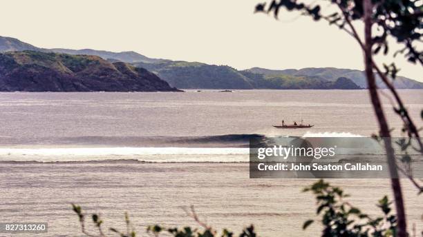 surfing on catanduanes island - catanduanes ストックフォトと画像