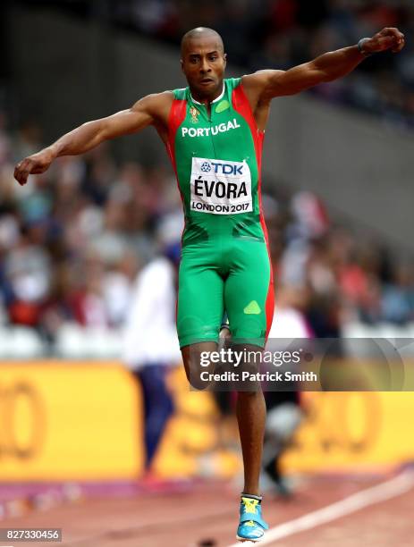 Nelson Evora of Portugal competes in the Men's Triple Jump qualification during day four of the 16th IAAF World Athletics Championships London 2017...