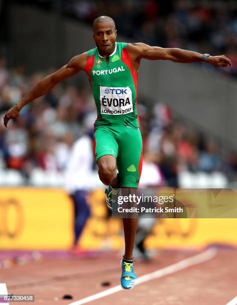 Nelson Evora of Portugal competes in the Men's Triple Jump qualification during day four of the 16th IAAF World Athletics Championships London 2017...