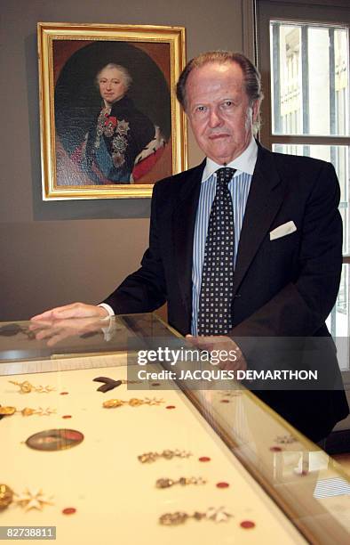 Le collectionneur Italien Antonio Benedetto Spada pose le 9 septembre 2008 dans la salle de Malte du mus?e de la l?gion d'honneur et des ordres de...