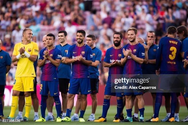 Jasper Cillessen, Rafinha, Luis Suarez, Arda Turan and Ivan Rakitic of FC Barcelona applaud before the Joan Gamper Trophy match between FC Barcelona...