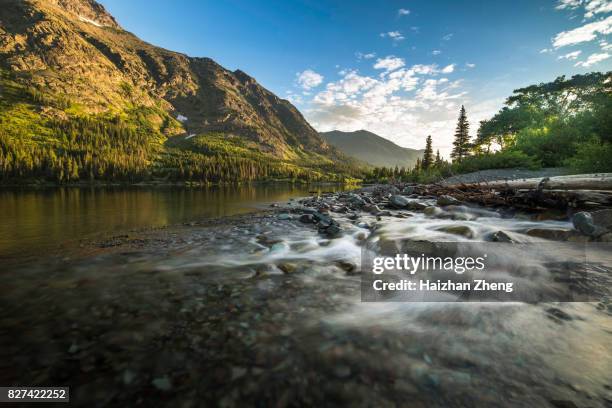 zwei medicine lake sunrise - montana landscape stock-fotos und bilder