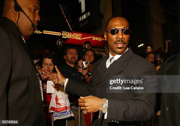 Eddie Murphy and fans