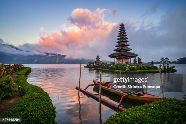 pura ulun danu bratan in bali, indonesia - pura ulu danau temple stock pictures, royalty-free photos & images