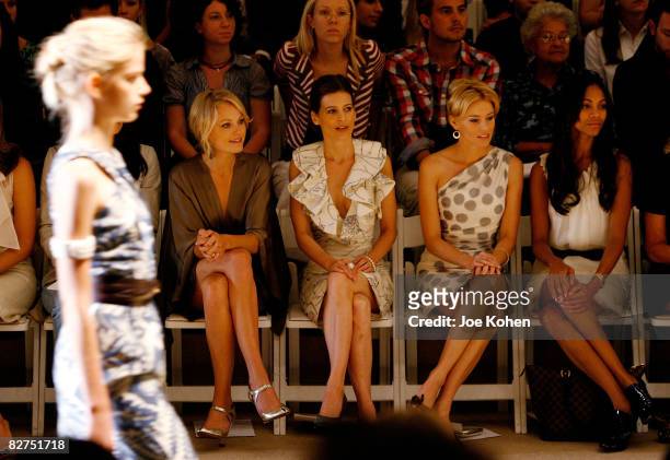 Actresses Malin Ackerman, Perrey Reeves, Elizabeth Banks and Zoe Saldana attends Monique L'huillier Spring 2009 at The Promenade, Bryant Park on...