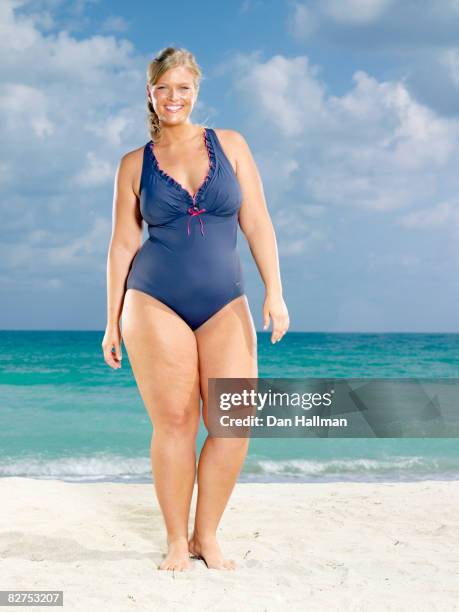 woman on the beach - chubby swimsuit stock pictures, royalty-free photos & images