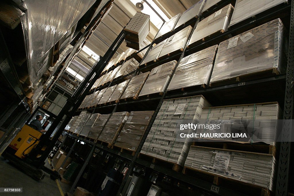 TO GO WITH AFP STORY A worker picks a pi
