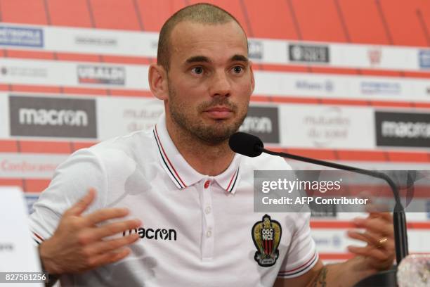 Nice's football club new signing Dutch midfielder Wesley Sneijder gestures during a press conference on August 8, 2017 at the Allianz Riviera stadium...