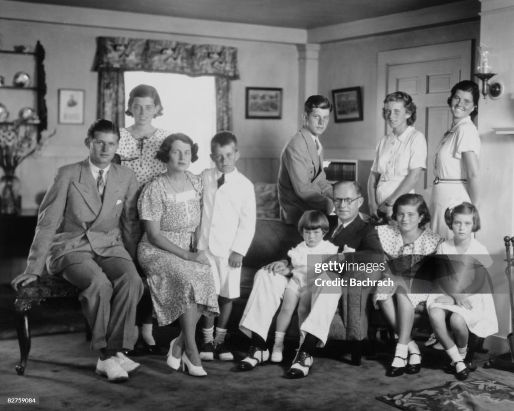 Portrait Of The Kennedy Family In Their Living Room Brookline News portrait-of-the-kennedy-family-in-their-living-room-brookline-news