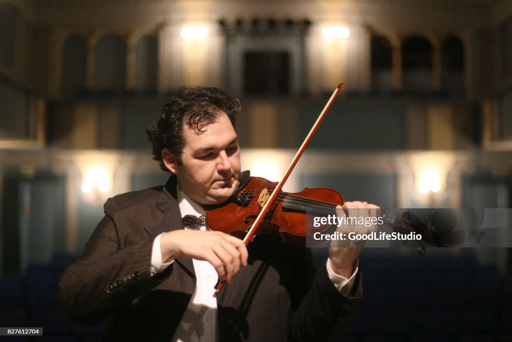 Violinista em concerto