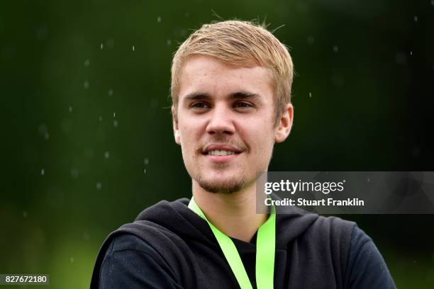 Musician Justin Bieber attends a practice round prior to the 2017 PGA Championship at Quail Hollow Club on August 8, 2017 in Charlotte, North...