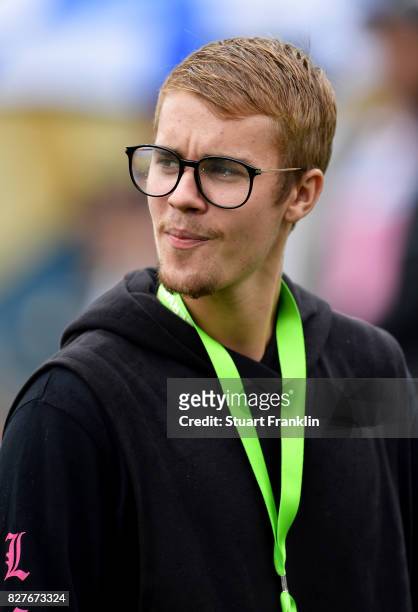 Musician Justin Bieber attends a practice round prior to the 2017 PGA Championship at Quail Hollow Club on August 8, 2017 in Charlotte, North...
