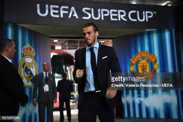 Gareth Bale of Real Madrid arrives at his dressing room ahead of the UEFA Super Cup between Real Madrid and Manchester United at Nacional Arena...