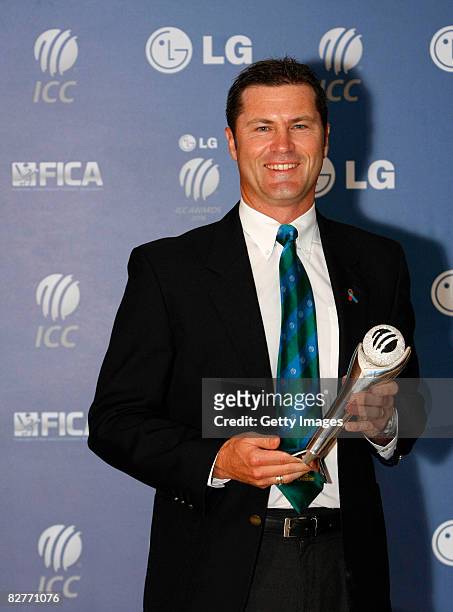 Simon Taufel of Australia poses with his award at the ICC Awards on September 10, 2008 at Westin Mina Serahi Hotel and Resort in Dubai, United Arab...