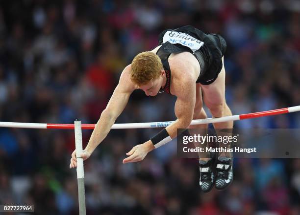 Shawnacy Barber of Canada competes in the Men's Pole Vault final during day five of the 16th IAAF World Athletics Championships London 2017 at The...