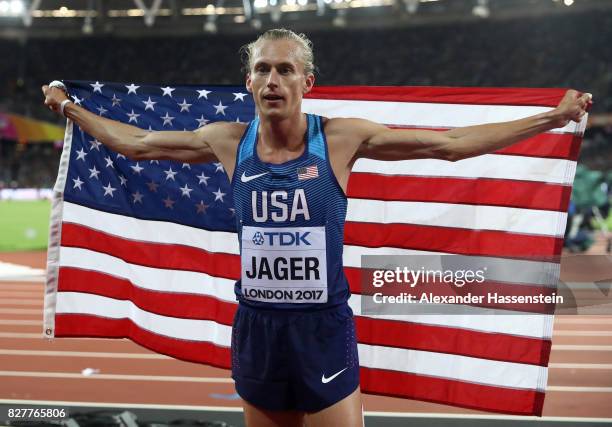 Evan Jager of the United States celebrates after winning bronze in the Men's 3000 metres Steeplechase final during day five of the 16th IAAF World...