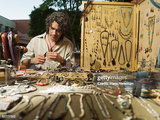 a craftsperson on the street - san luis potosí fotografías e imágenes de stock