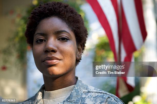 portrait of soldier in uniform  - autoriteit stockfoto's en -beelden
