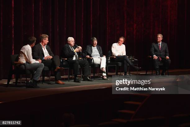 Moderator Dirk Steffens, WWF Representative Eberhard Brandes, Former Ambassador to Germany John Kornblum, Federal Minister of the Environment Barbara...