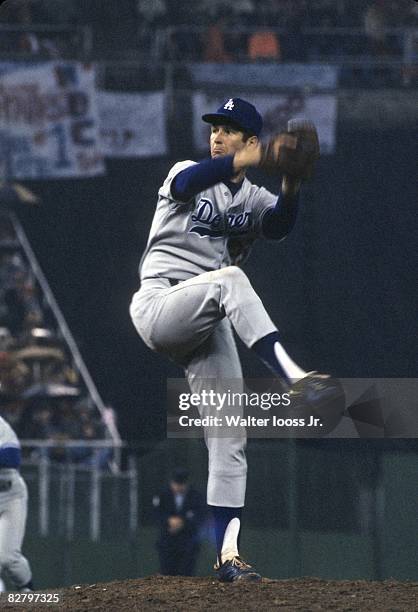 Playoffs: Los Angeles Dodgers Tommy John in action pitching vs Philadelphia Phillies. Game 4. Philadelphia, PA 10/8/1977 CREDIT: Walter Iooss Jr.