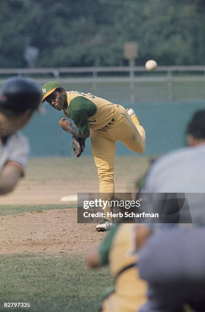 Playoffs: Oakland A's Vida Blue in action, pitching vs Baltimore Orioles. Game 1. Oakland, CA 10/3/1971 CREDIT: Herb Scharfman