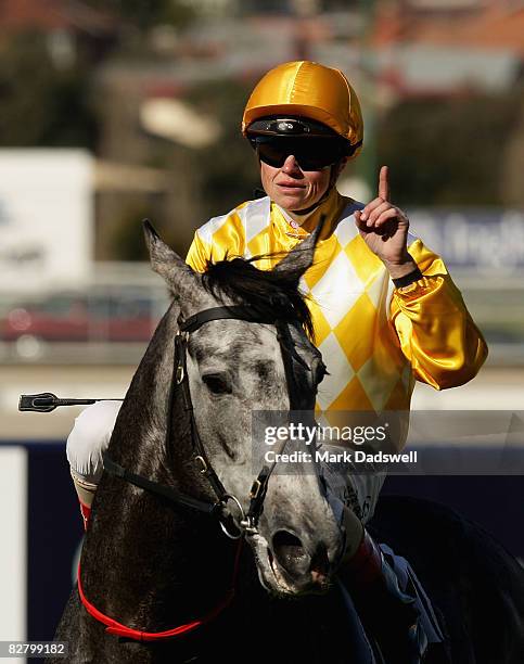 256 Glen Chin Stock Photos, High-Res Pictures, and Images - Getty Images