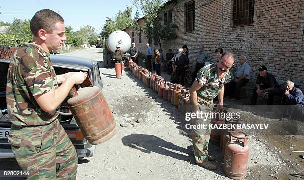 Georgia Tank Lines Photos and Premium High Res Pictures - Getty Images