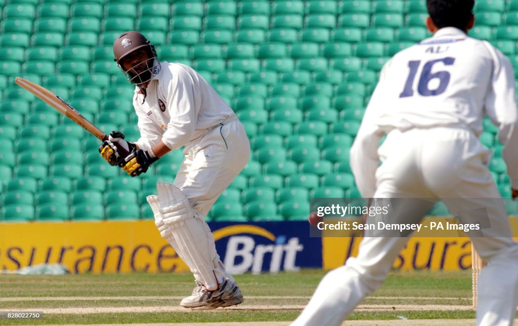 Cricket - Frizzell County Championship - Division One - Surrey v Gloucestershire - Brit Oval