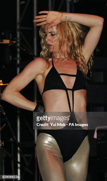 Juliette Lewis and the Licks perform on the NME Radio 1 Stage at the Reading Festival Saturday 27 August 2005. PRESS ASSOCIATION Photo. Photo credit...