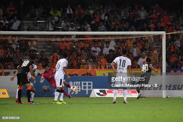 Shota Kaneko of Shimizu S-Pulse converts the penalty to score his side's first goal during the J.League J1 match between Shimizu S-Pulse and Cerezo...